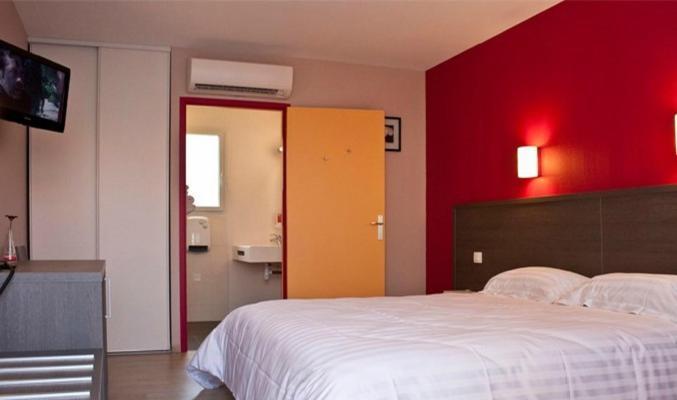 Cantal Hotel 2*